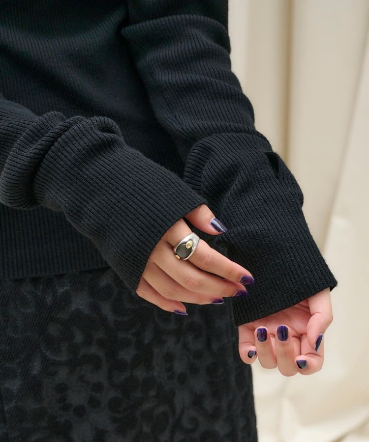 LONGER SLEEVE TURTLE KNIT