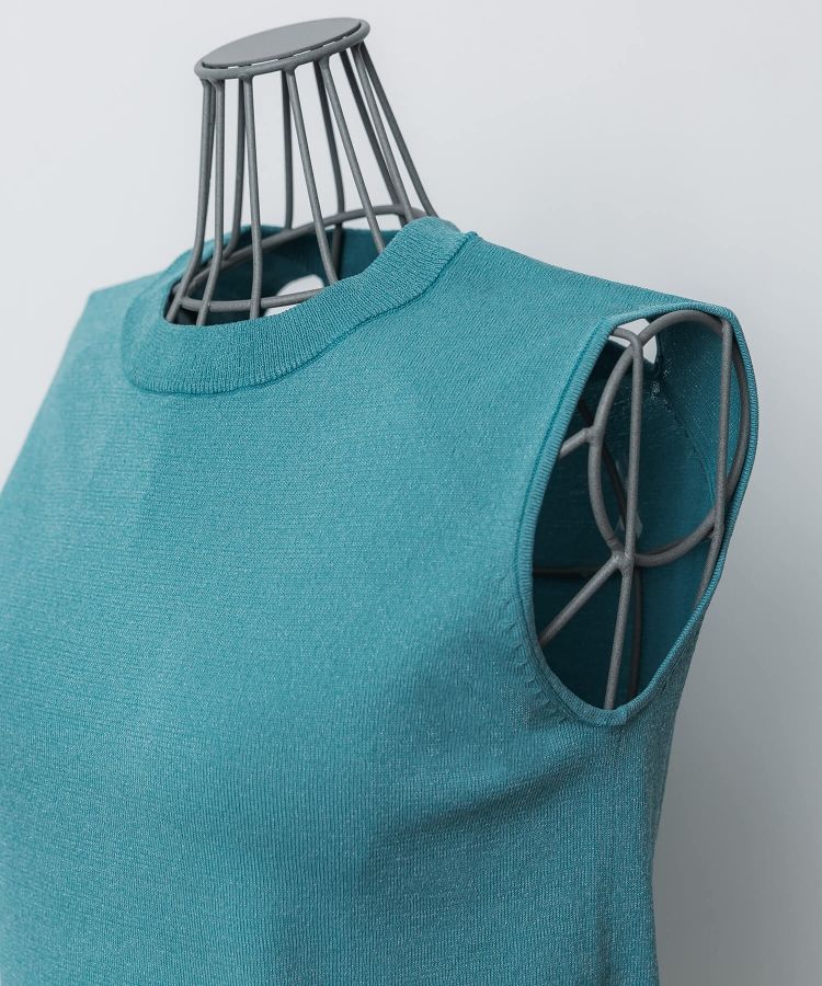 GEMSTONE SLEEVELESS KNIT